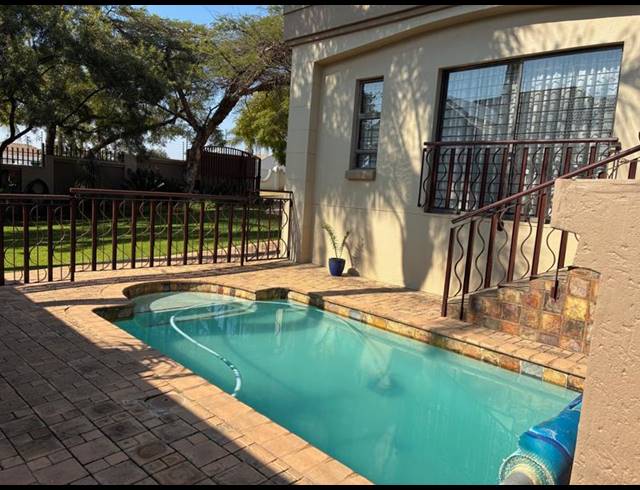 3 BEDROOM HOUSE FOR SALE IN WATERKLOOF RIDGE